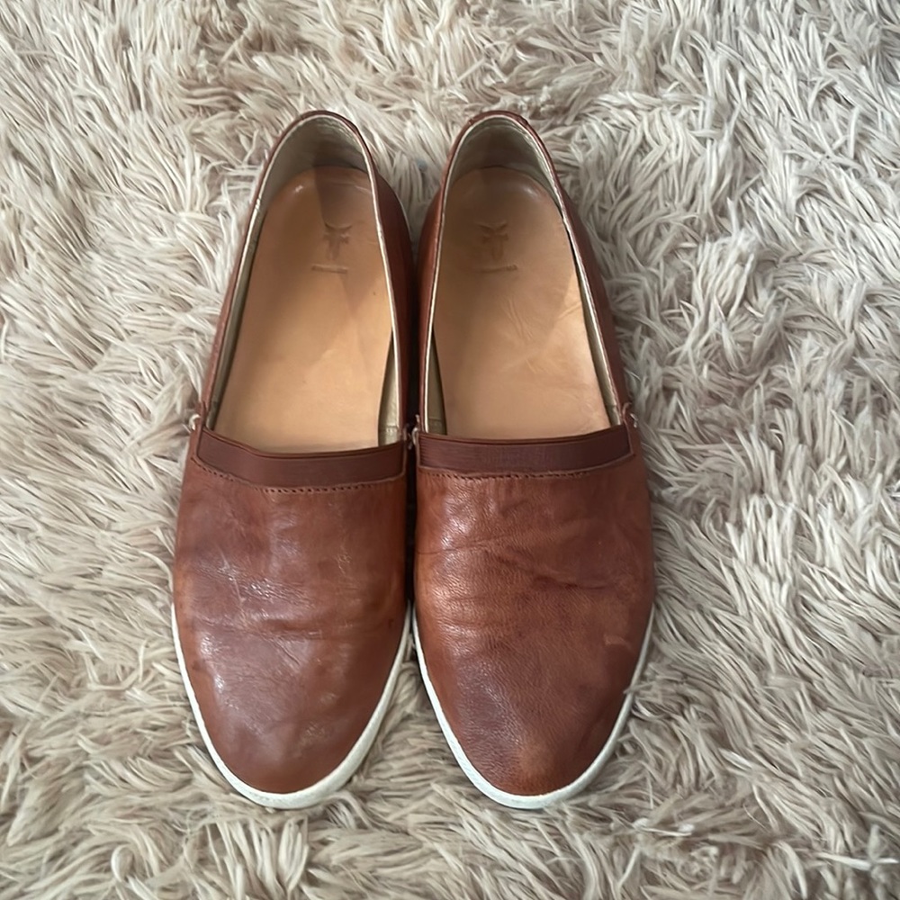 Frye Melanie Slip On Sneaker in Cognac, womens 8M